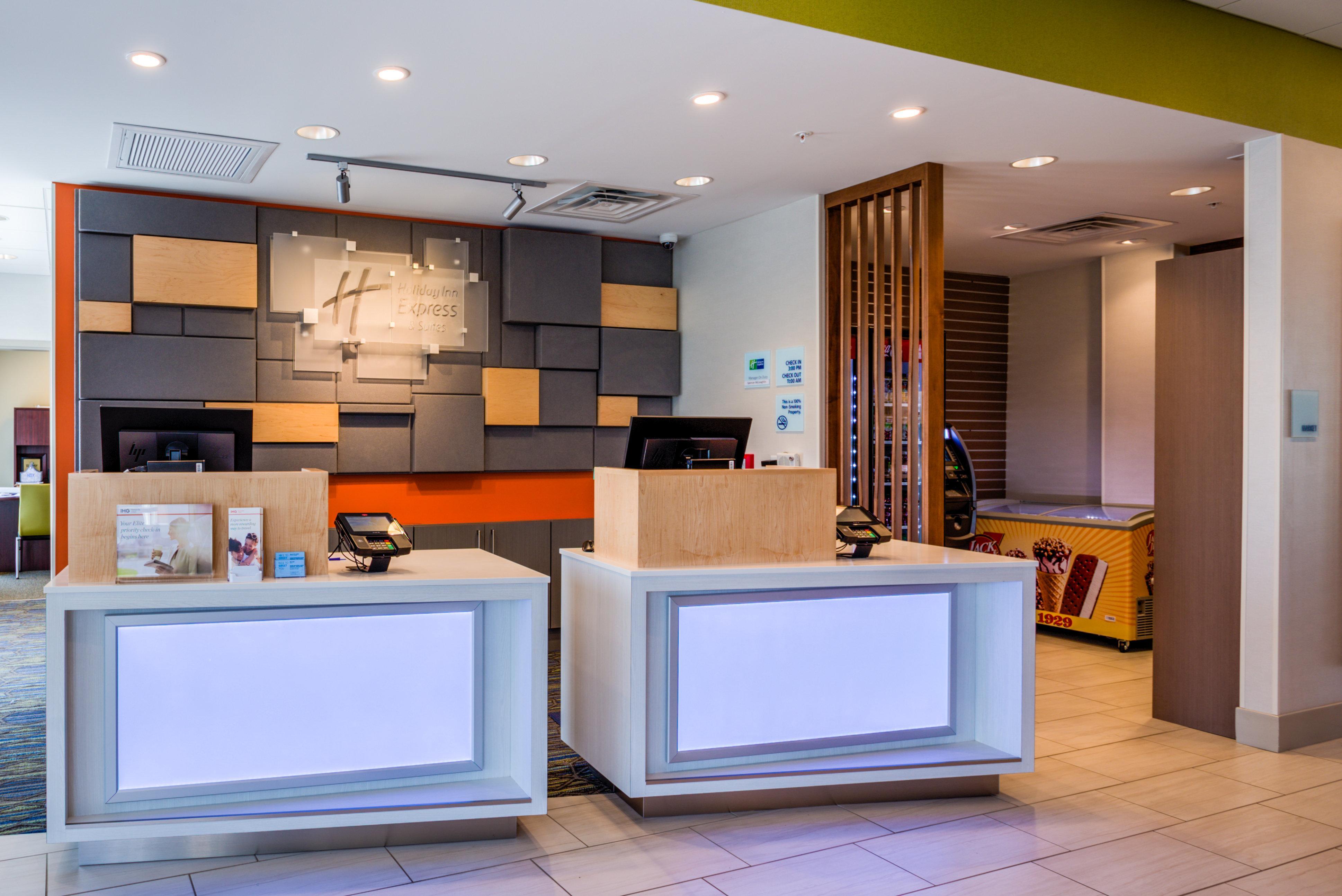 Holiday Inn Express & Suites Reedsville - State Coll Area, An Ihg Hotel Экстерьер фото