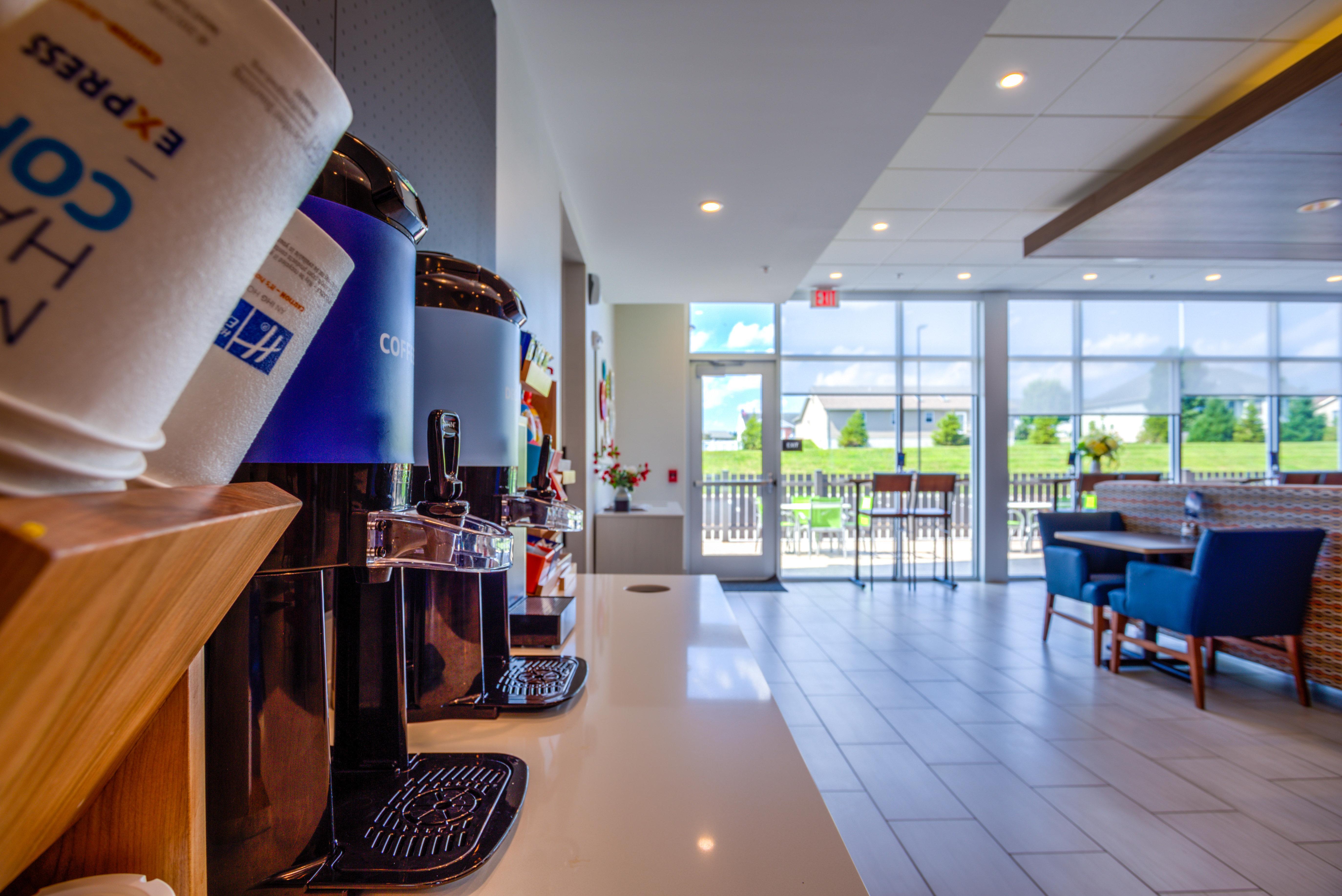 Holiday Inn Express & Suites Reedsville - State Coll Area, An Ihg Hotel Экстерьер фото