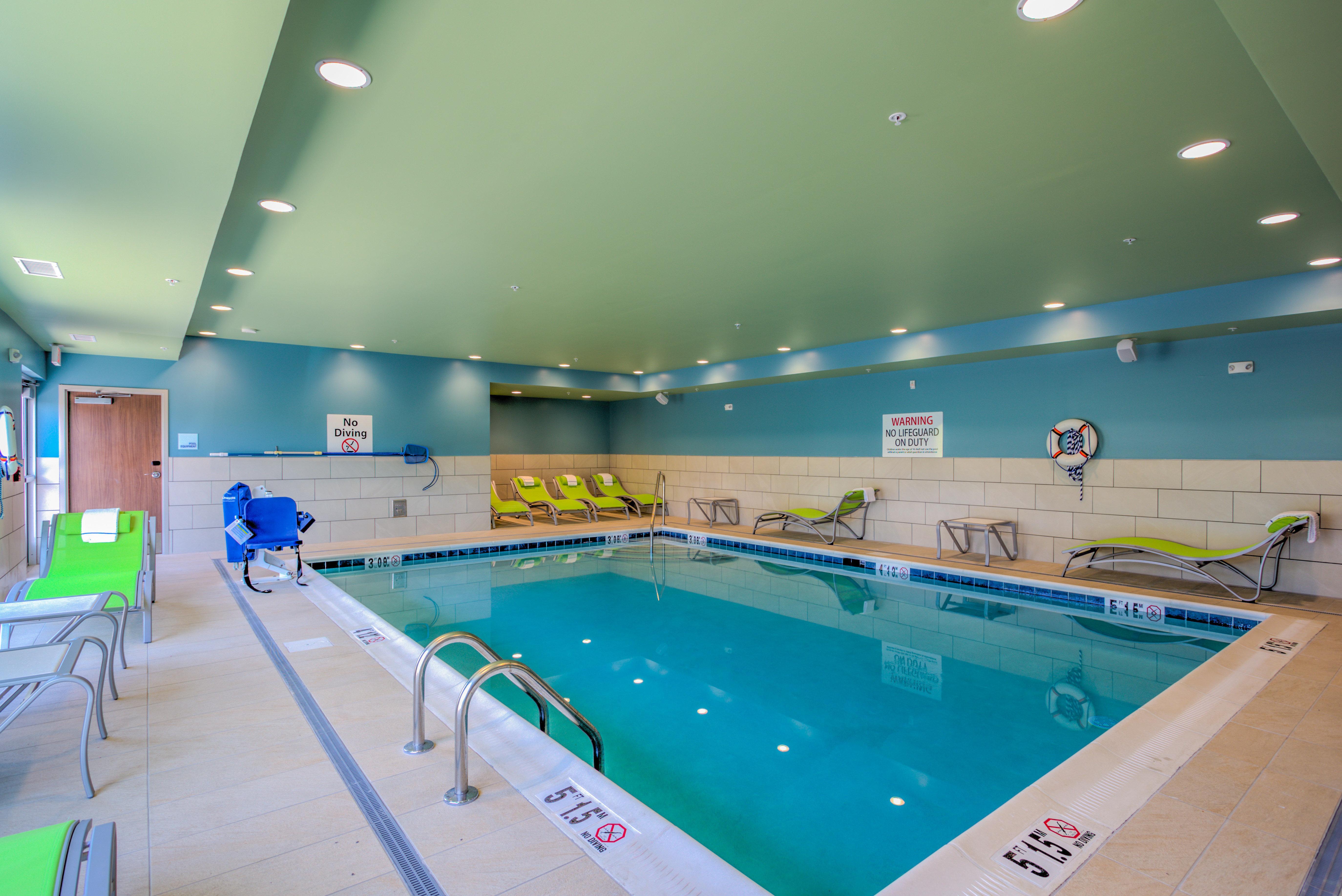 Holiday Inn Express & Suites Reedsville - State Coll Area, An Ihg Hotel Экстерьер фото